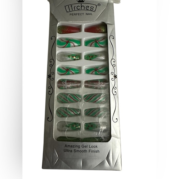 Lirches 24PCS Christmas Press on Nails Coffin Medium Red Green NIB - Picture 2 of 5